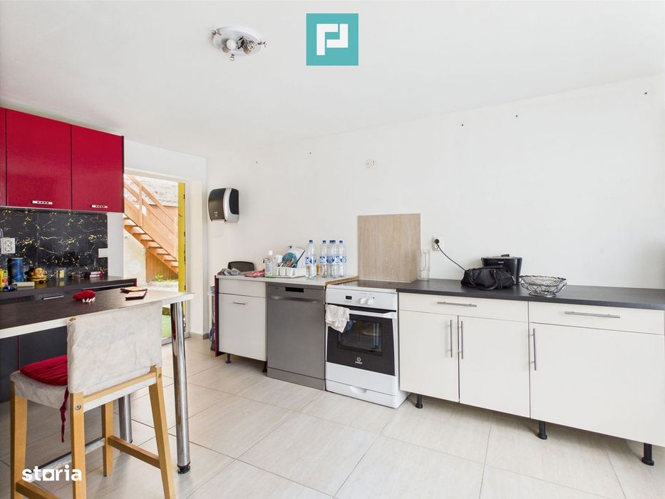 Casă cu 6 camere în zona Central