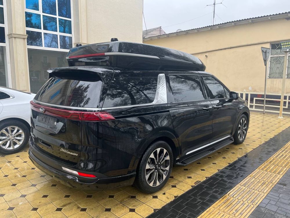 Kia Carnival Hi Limousine