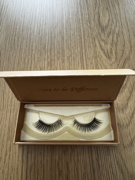 Gene false lush beauty