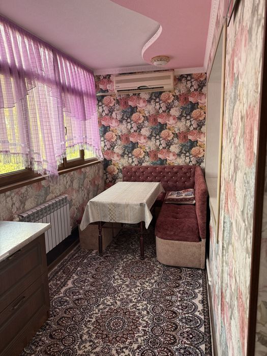 Srochna kvartira sotiladi