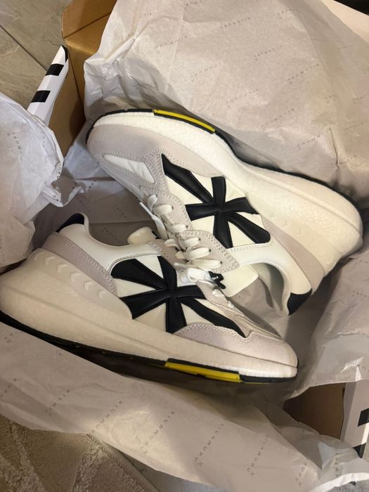 Adidasi richmond noi numarul 41