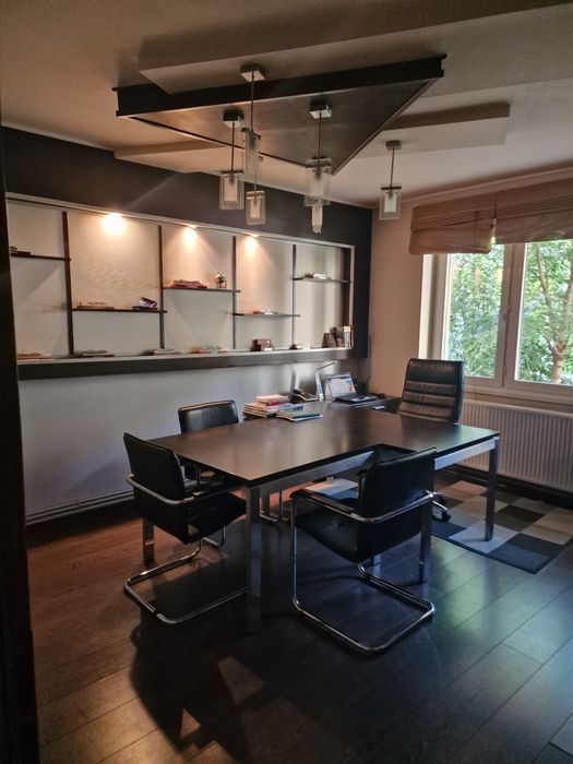 Vând doua apartamente amenajate birou avocații direct din str.