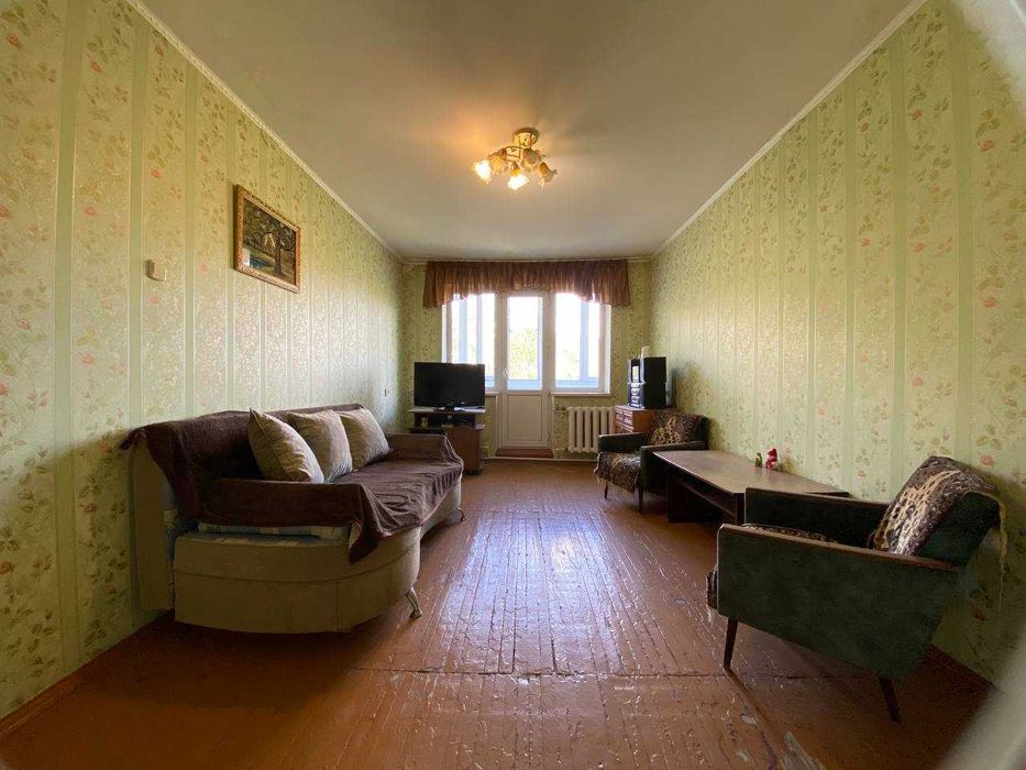 Продам 2-х квартиру на 6- мкр. район рынка