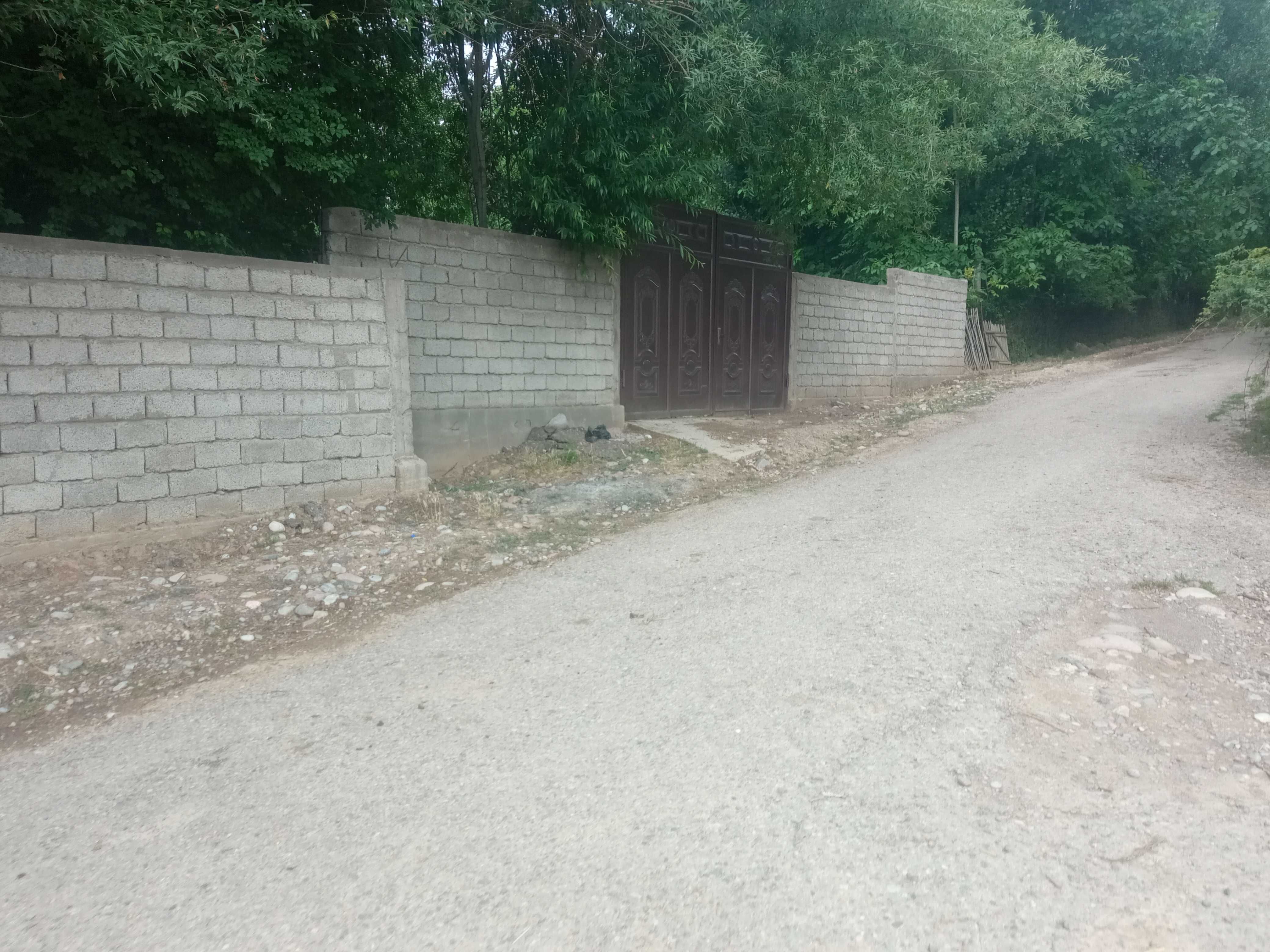 Нотурар бино 1 га якин сотилади