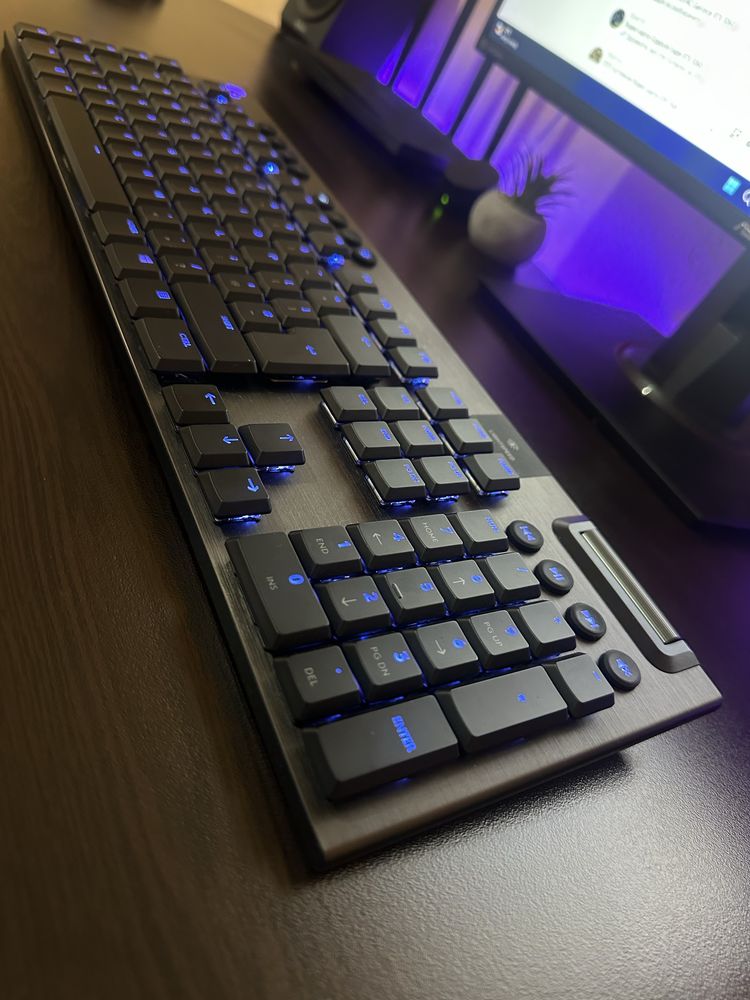 Logitech G915 Lightspeed геймърска клавиатура