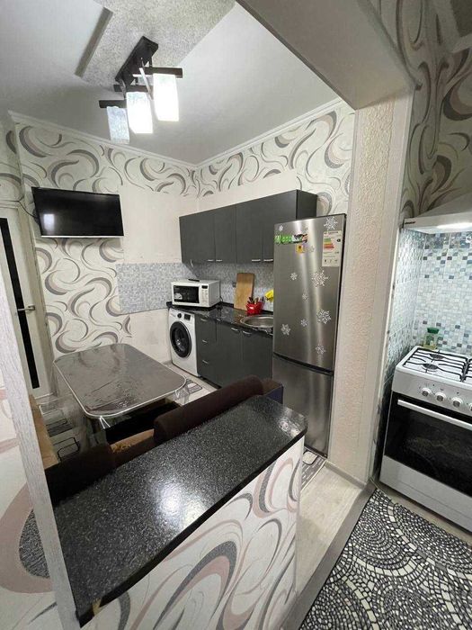 СРОЧНО !! Продается квартира в Яшнабаде 1/7/9 ( 42 кв/м ) Авиасозлар 1