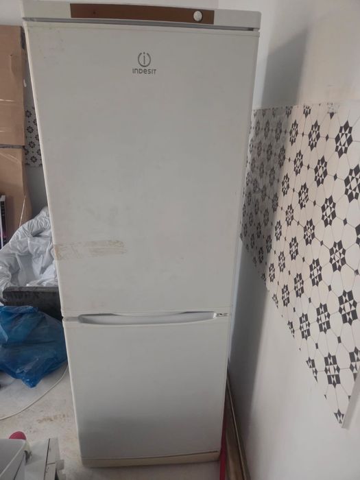Холодильник INDESIT
