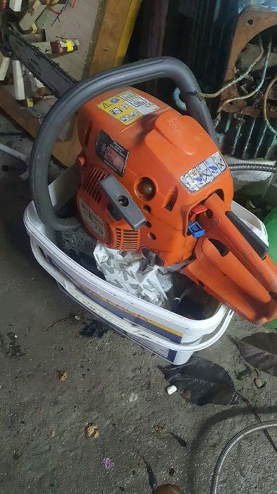 Vând drujba Husqvarna