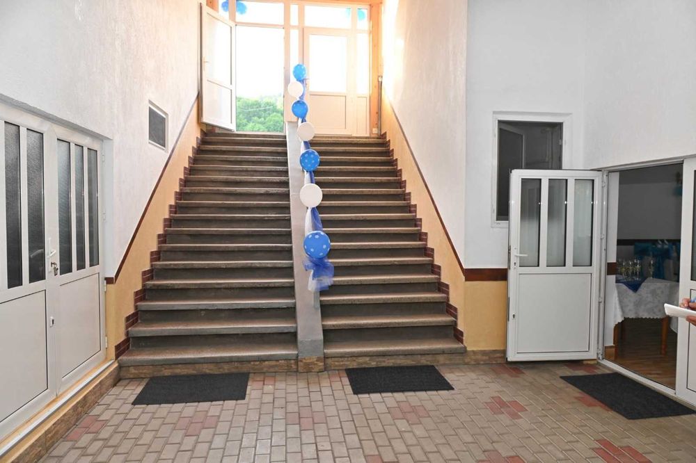 Vând două clădiri comerciale in Nereju [afacere la cheie)