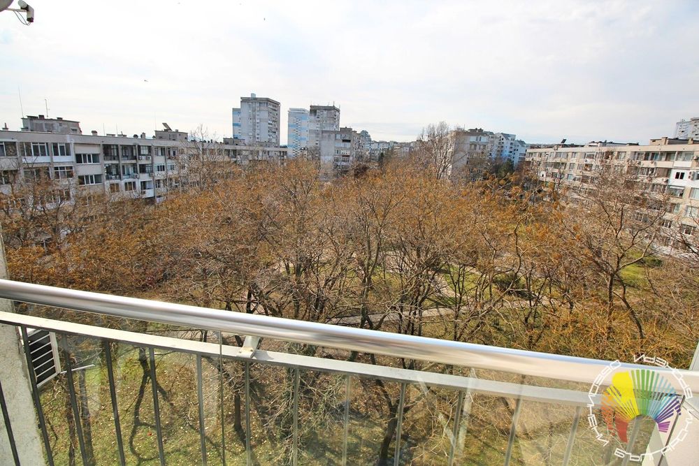 Дава се под наем Двустаен апартамент в Бургас, Лазур - 64 кв.м за 382.5 € - Снимка #3