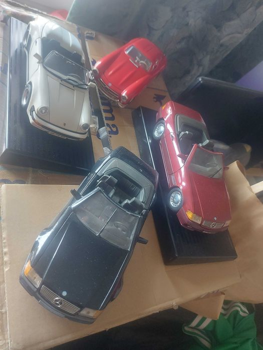 Machete colecție 1:18 1  / 18 Mercedes Porsche Ferrari Lamborghini