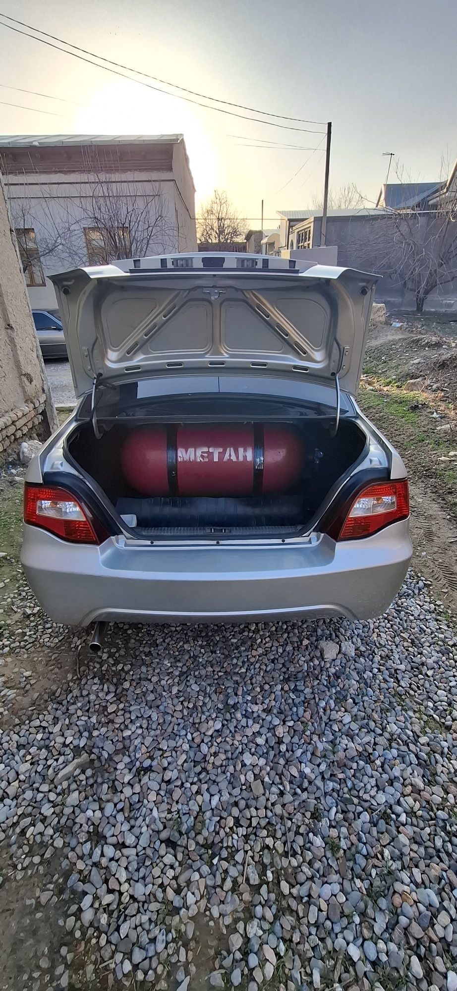 Nexia 2 sotiladi