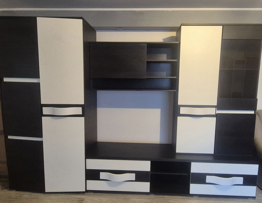 Mobilă living + dulap  în stare foarte