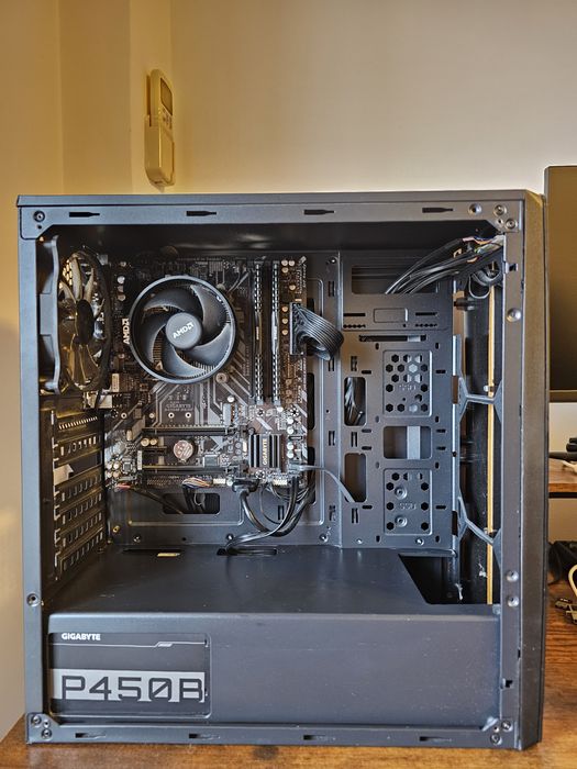 PC Gaming Ryzen 5 3400G, SSD 512GB, HDD 1TB + Periferice