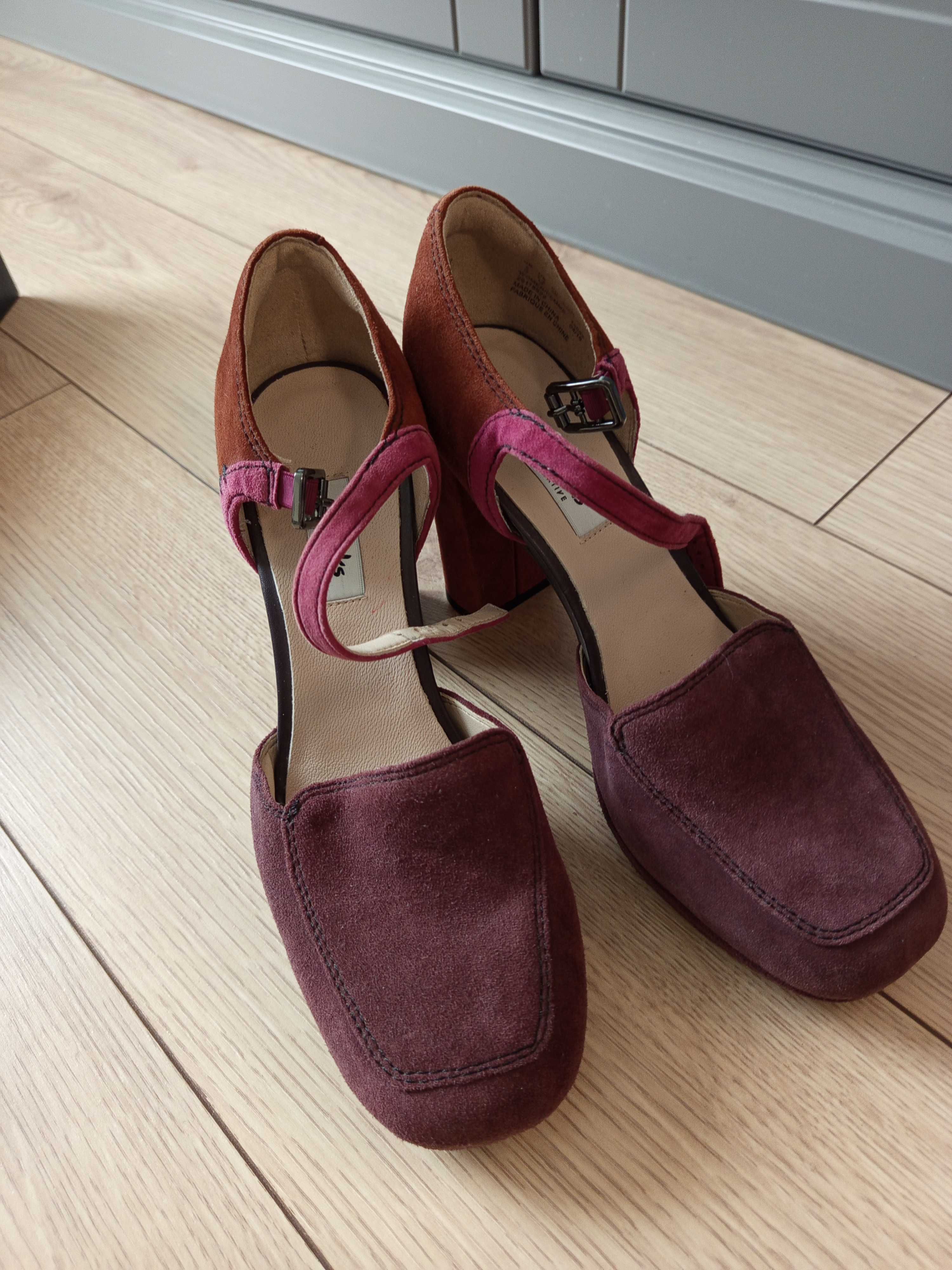 Обувки Clarks, естествен набук