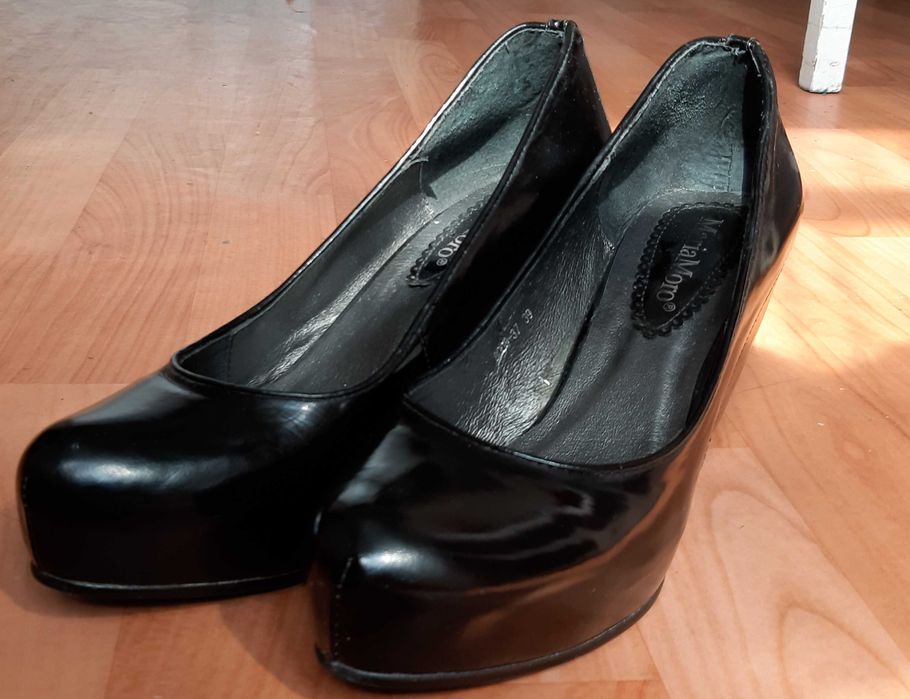 Продам кожаные босоножки, пробковая подошва.Турция/ботильены/туфли