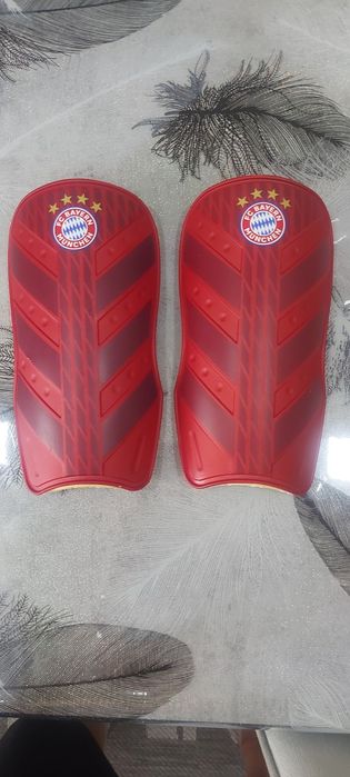 Apărători fotbal Adidas Bayern München