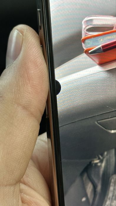 Iphone 16 pro 100% 81 sikl