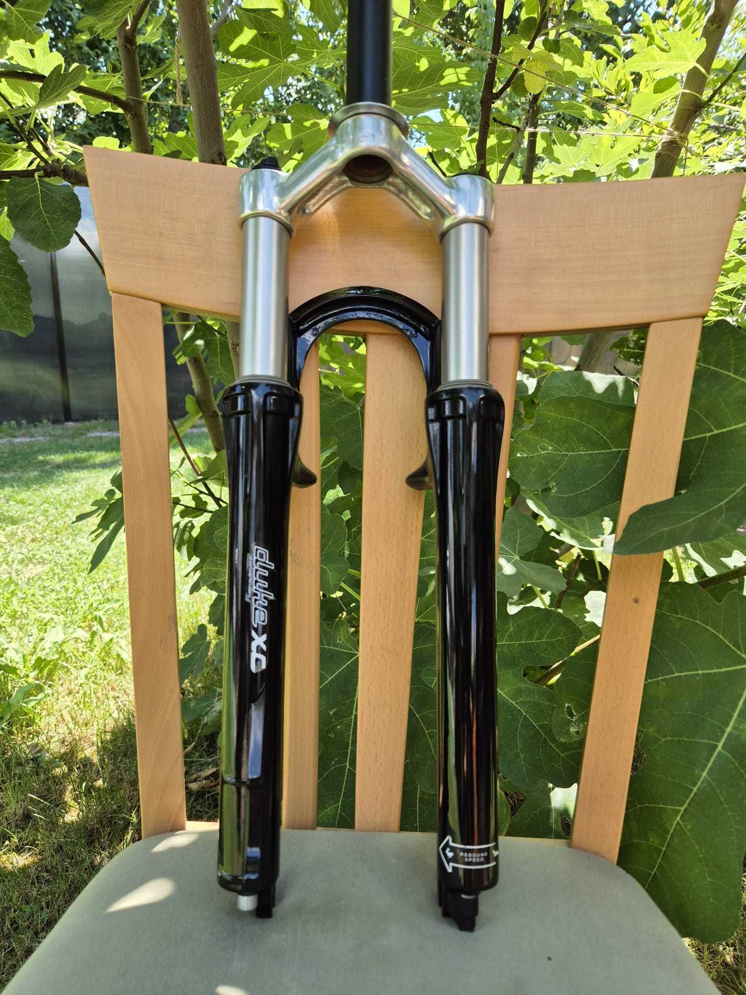 Furca RockShox Duke XC, 26inch, pe aer,cursa 100mm