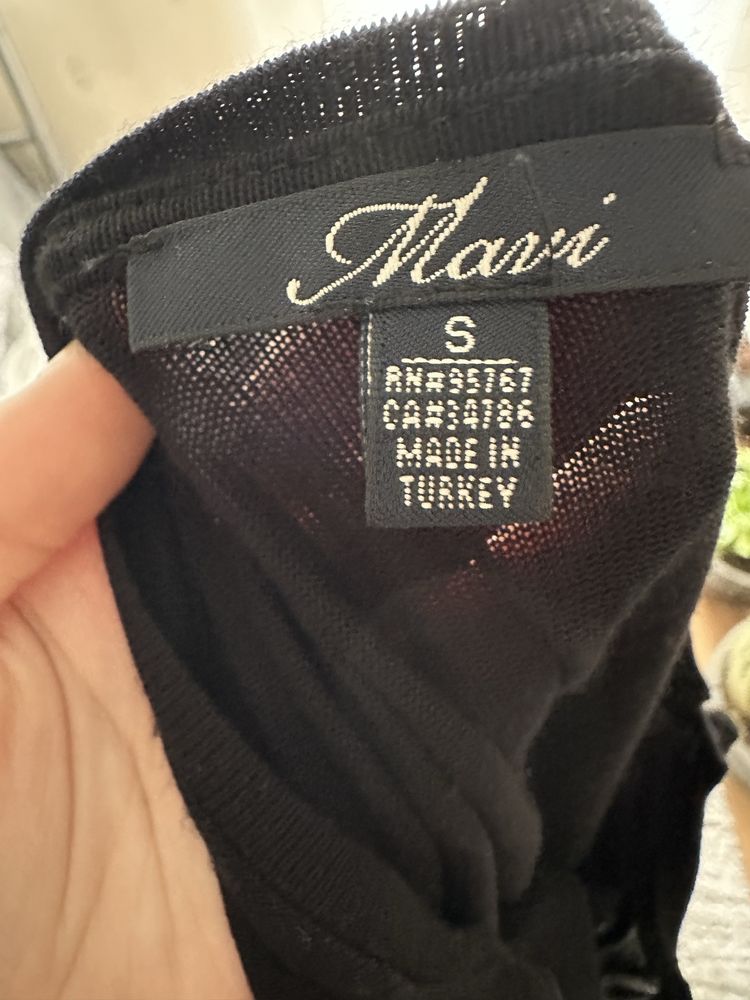 Чисто черна блуза