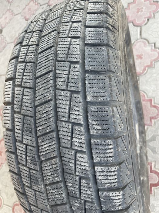 Бу Шины 215/65R 16