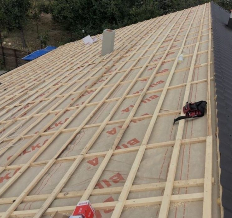Oferim servici complete de montaj acoperisuri modificari si reparati