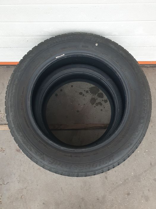 Зимни гуми 2 броя BRIDGESTONE Blizzak LM001 205 60 R17 дот 3716
