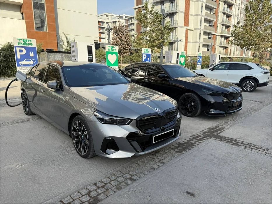 Bmw i5 40L m sport