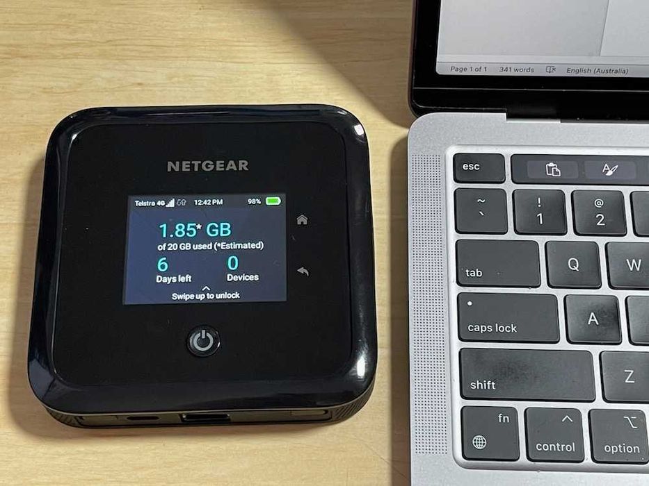 Router portabil  NETGEAR Nighthawk M5