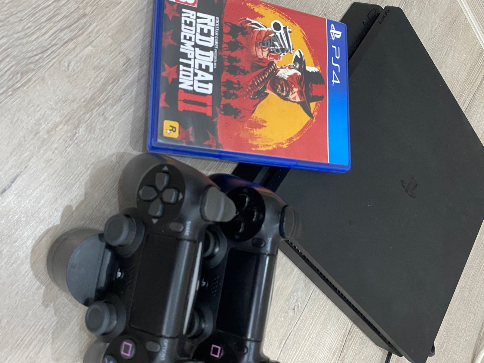 Продается Playstation 4