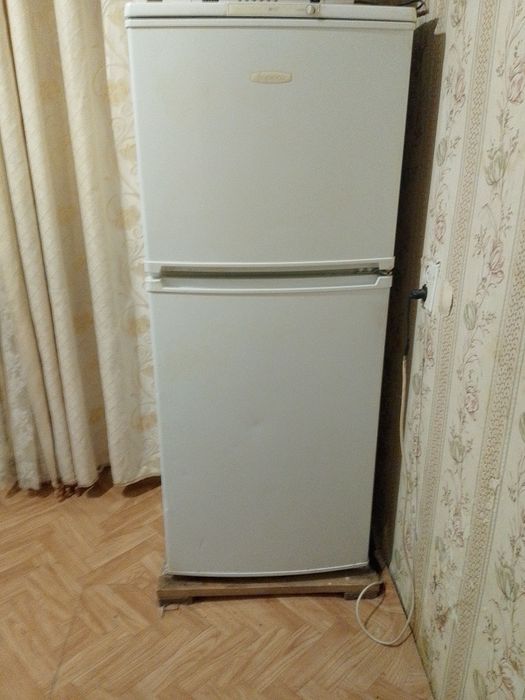 Срочно продам холодильник б/у,в пользовании почти 5 лет,.