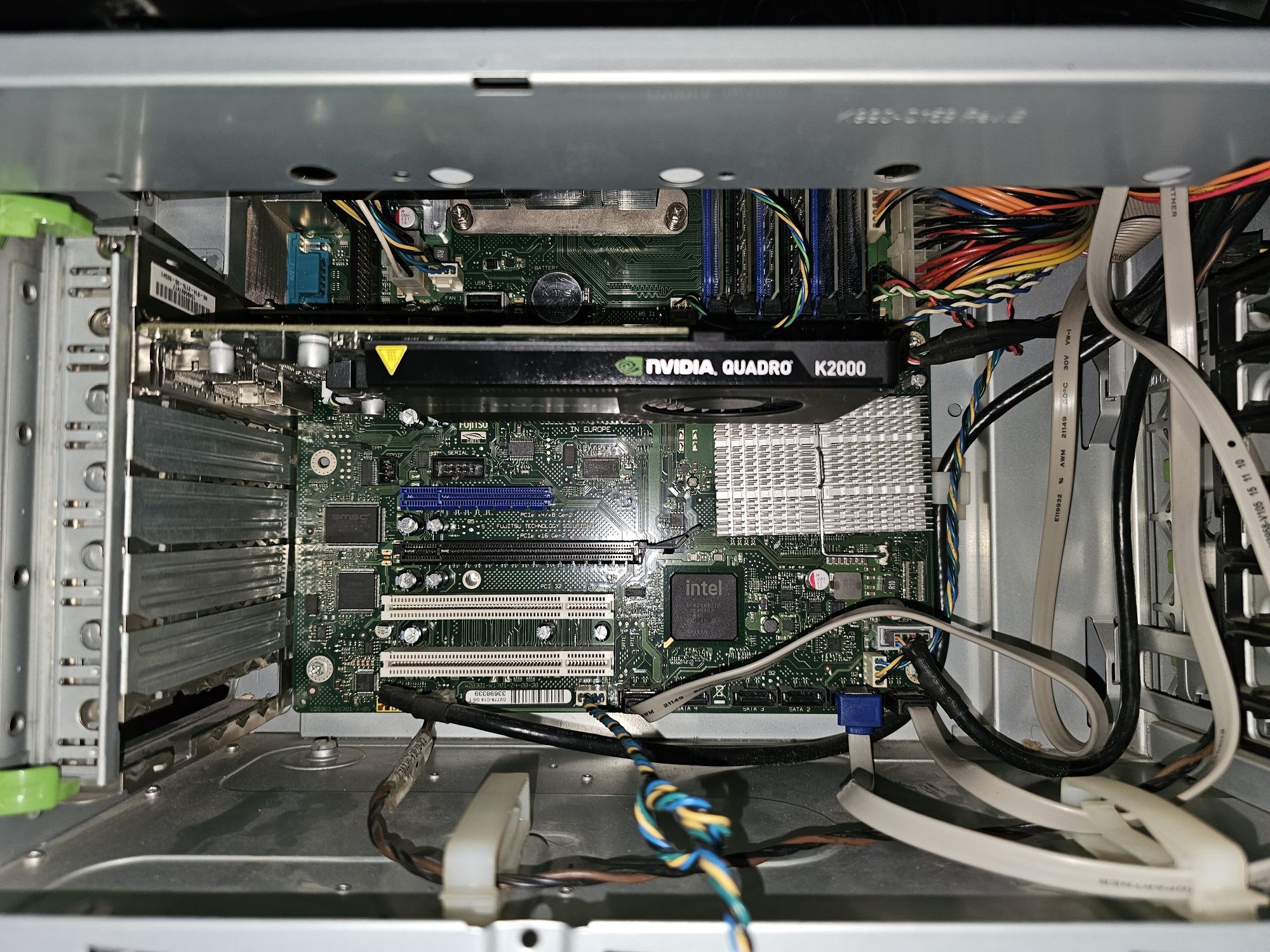Fujitsu Celsius M470-2 – Работна станция
