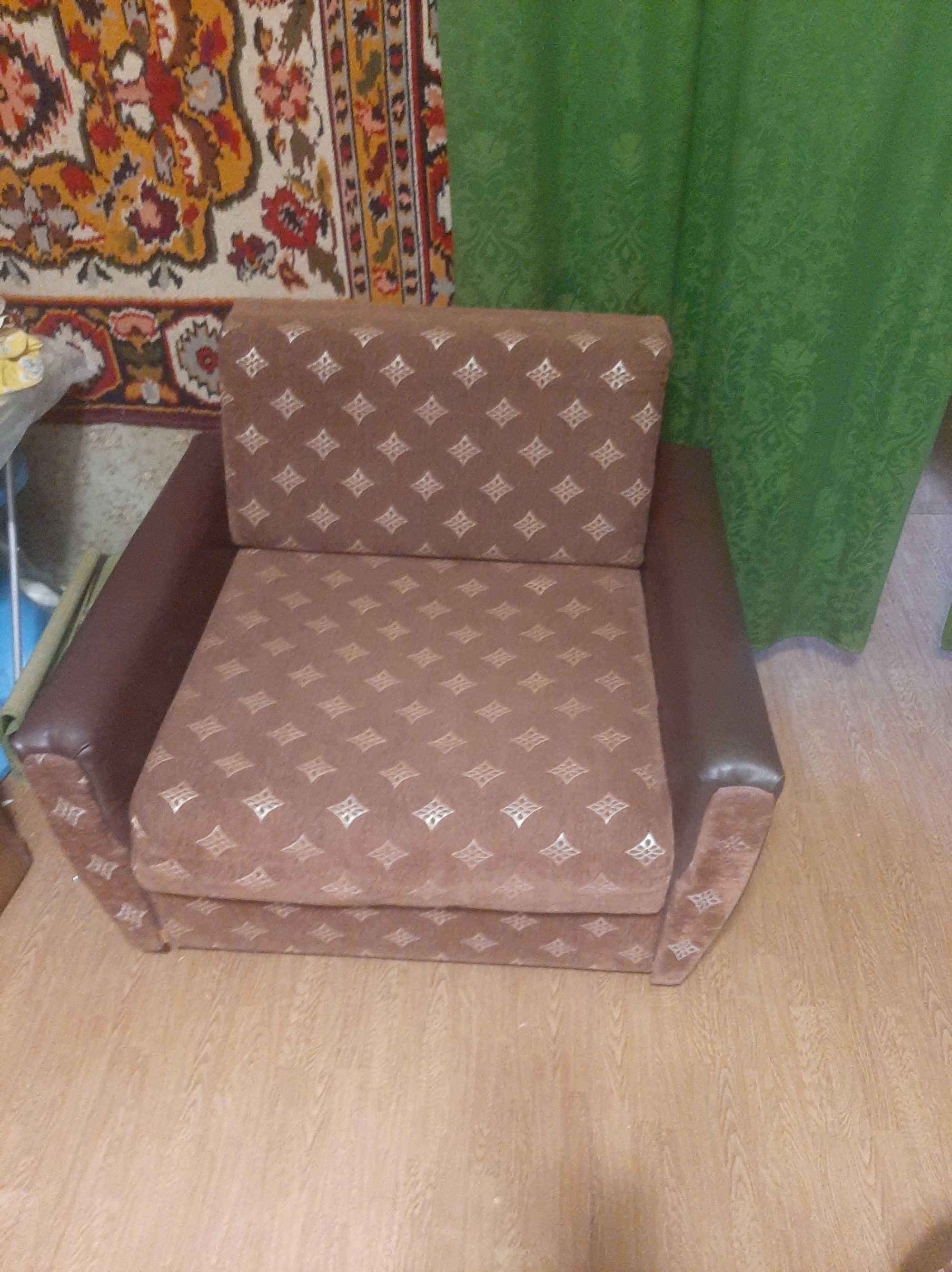 Продается раскладное  Кресло- кровать . Производства Чехословакия.