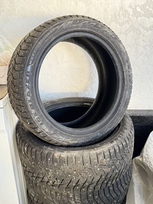 225/45/17 новые ездил ровно месяц