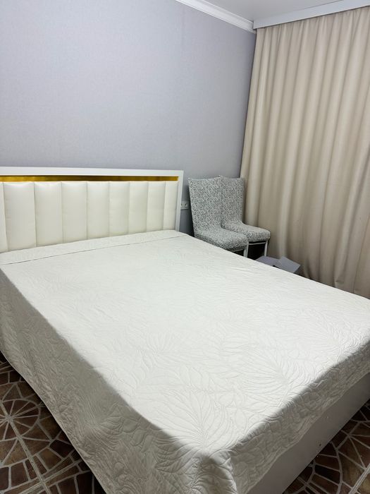 Мебель для спальни ( 2 шкафа и две кровати)