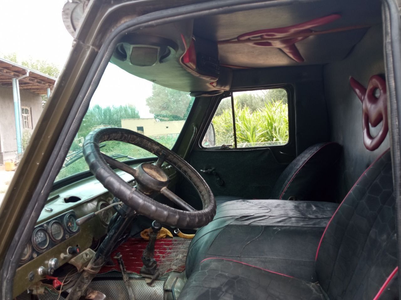 UAZ yuk mashinasi sotiladi