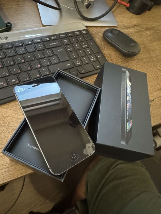 Продавам APPLE iPhone 5 16GB