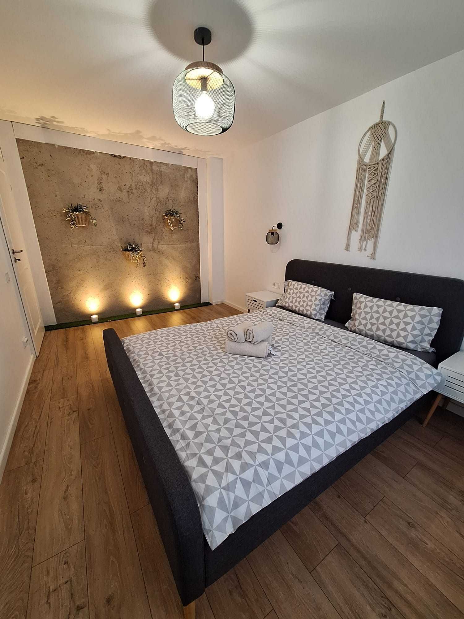 Inchiriez apartament 3 camere UNTOLD super-finisat