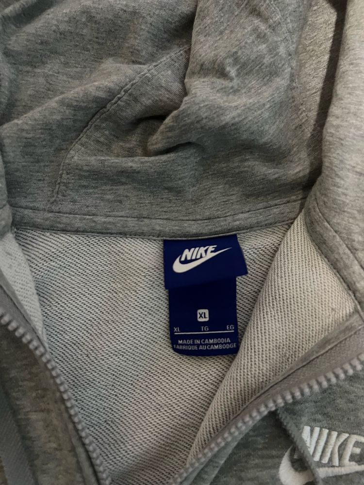 ОРИГИНАЛНО nike hoodie