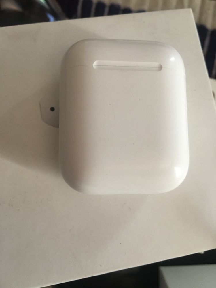 Наушники AirPods with