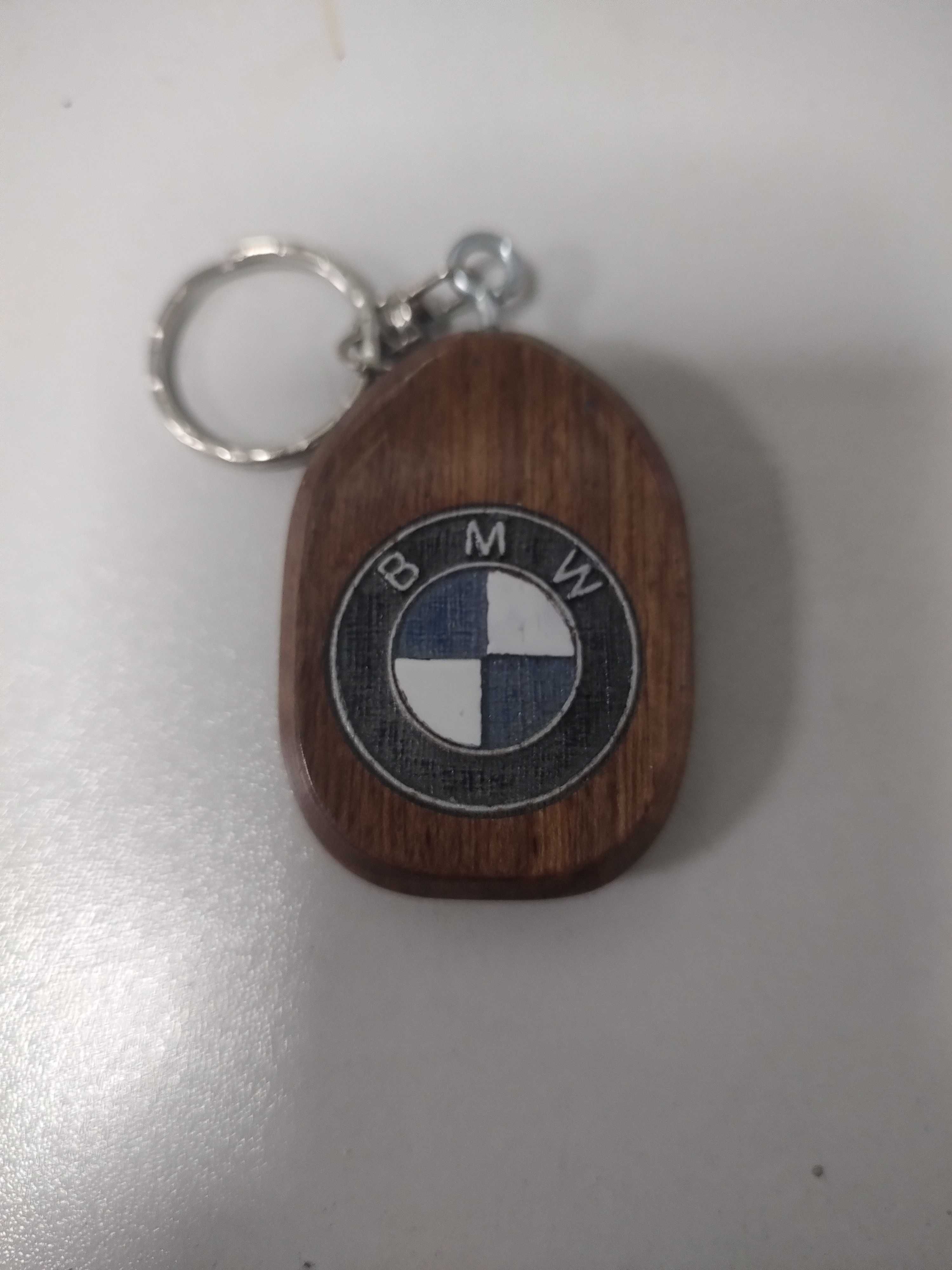 Дървени ключодържатели BMW