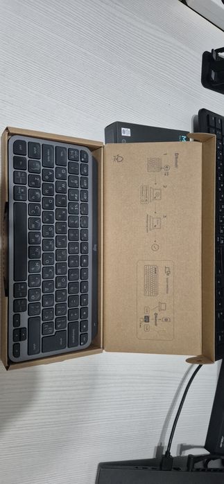 продам клавиатуру Logitech MX Keys Mini. Graphite, Bluetooth