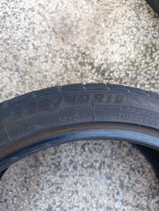 2 бр Зимни Гуми 225/40/18