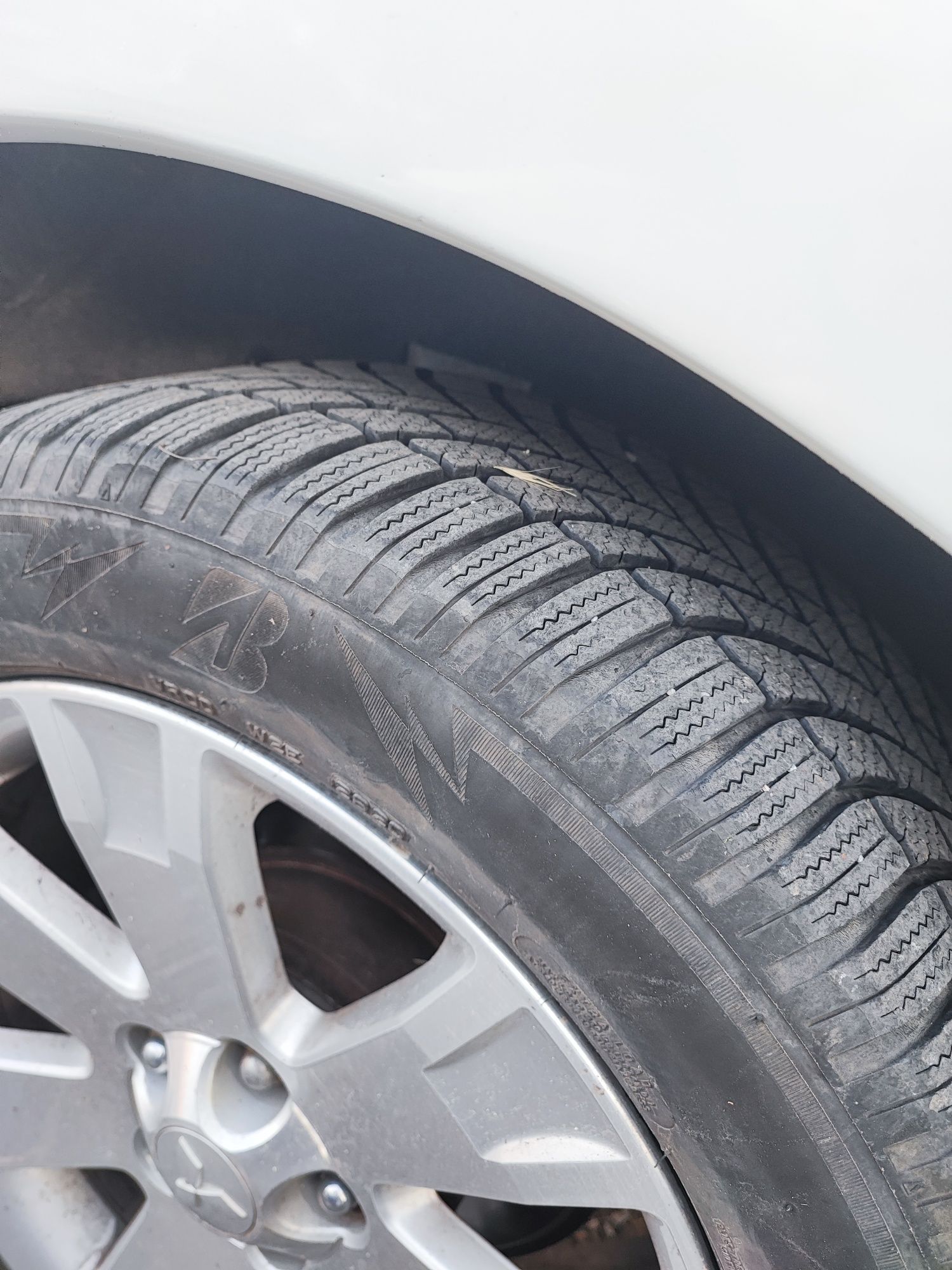 Гуми Bridgestone 225.55.18