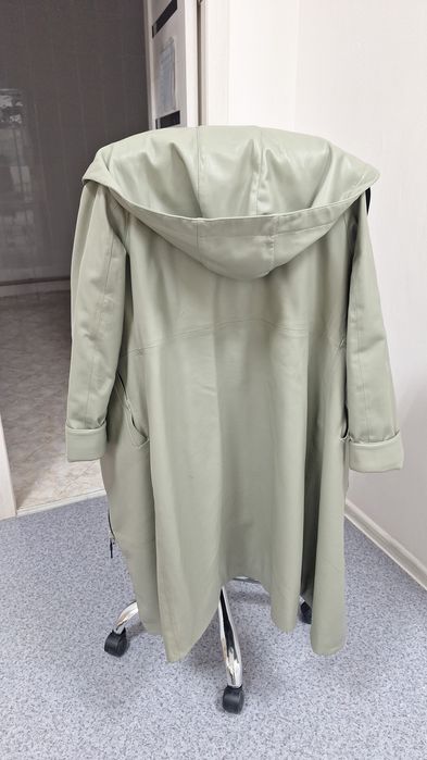 сырт киім плащ салатный түсті