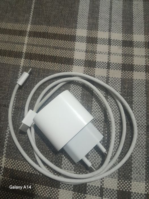 зарядка IPhone 16