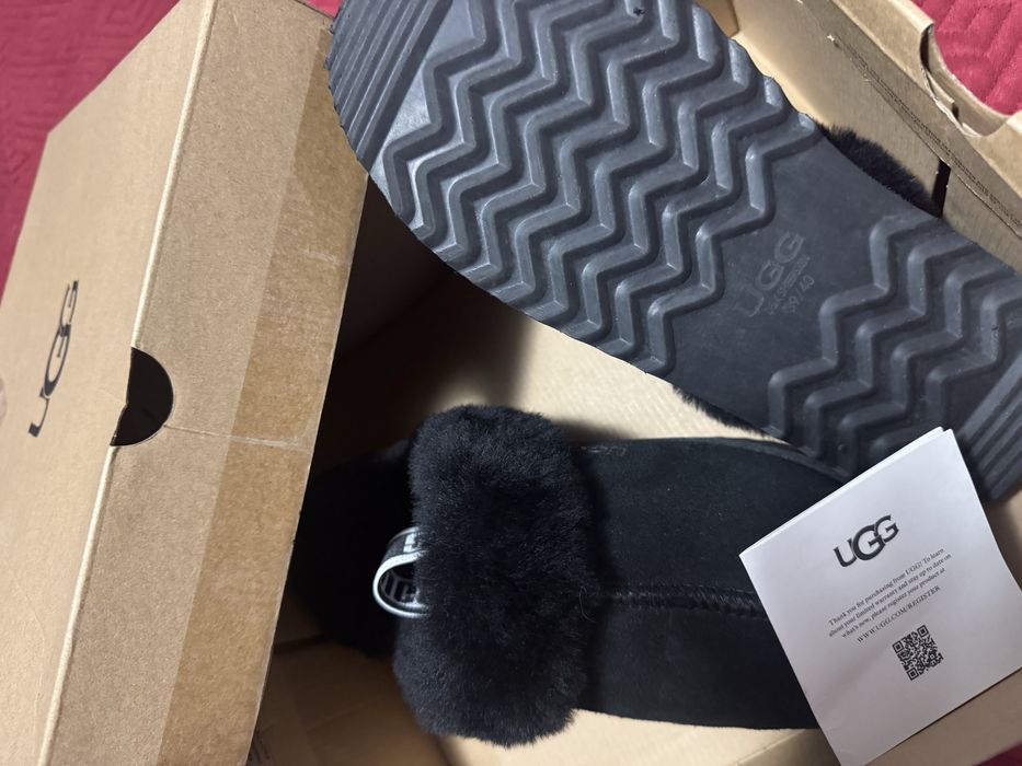 Vând UGG marimea 39/40