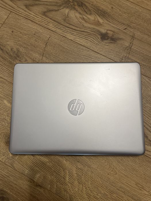 Laptop HP i5-7200U ; 8GB RAM ; SSD m2 256