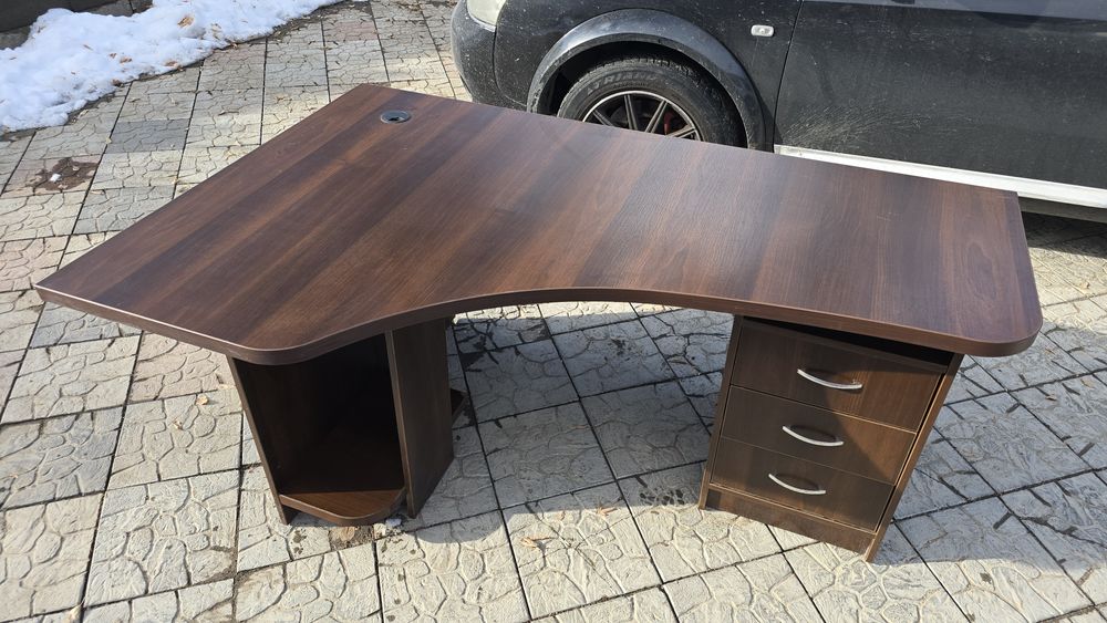 Продам стол рабочий угловой