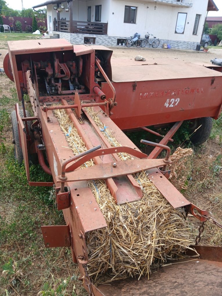 Vând balotieră stare bn de funcționare